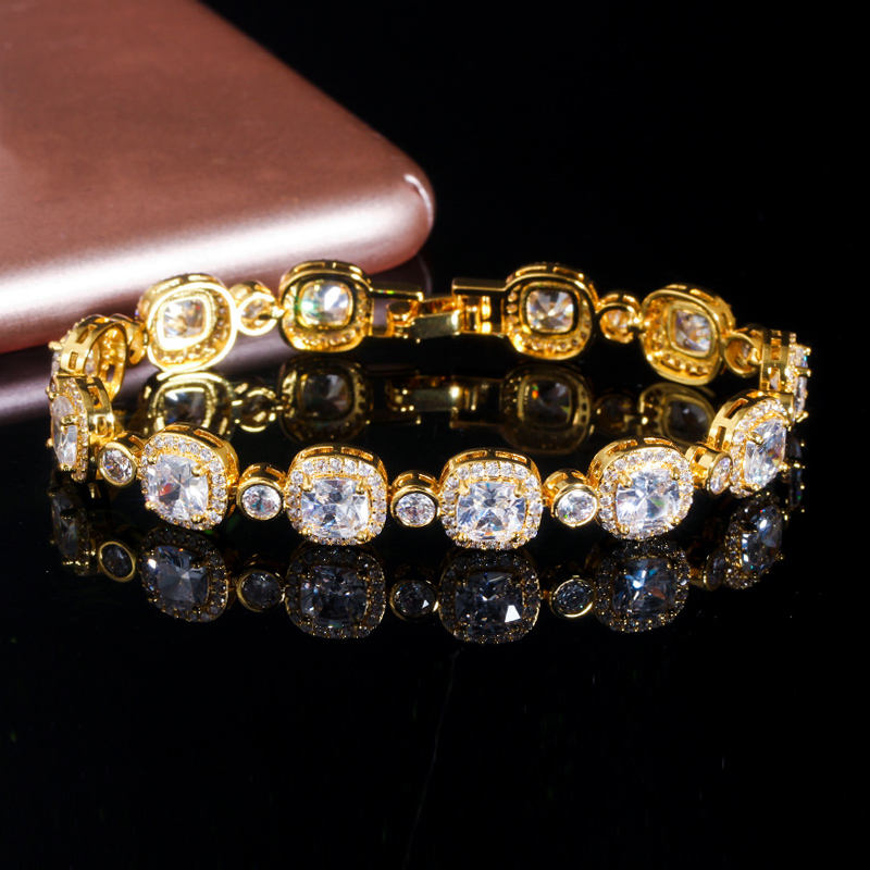 Bracelet "Éclat Doré" en Zircon Coupe Princesse