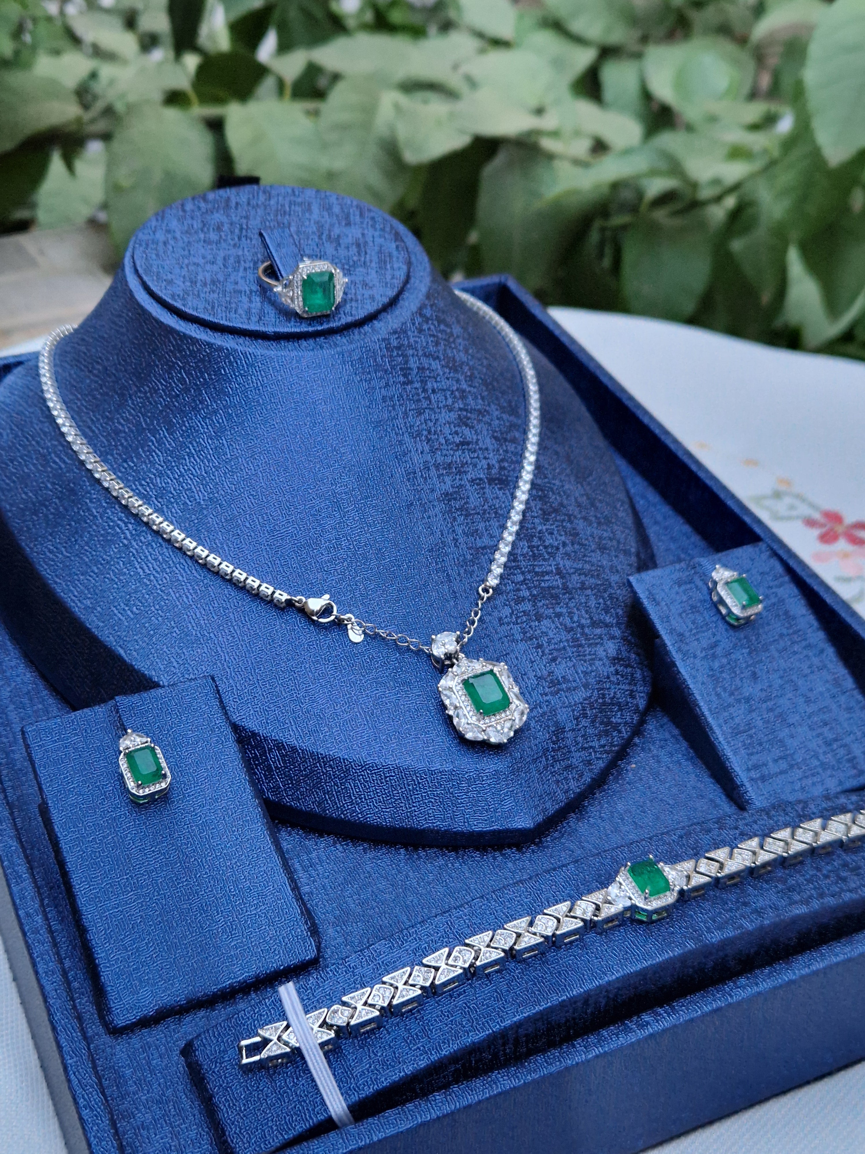 Parure Flamme d’Émeraude