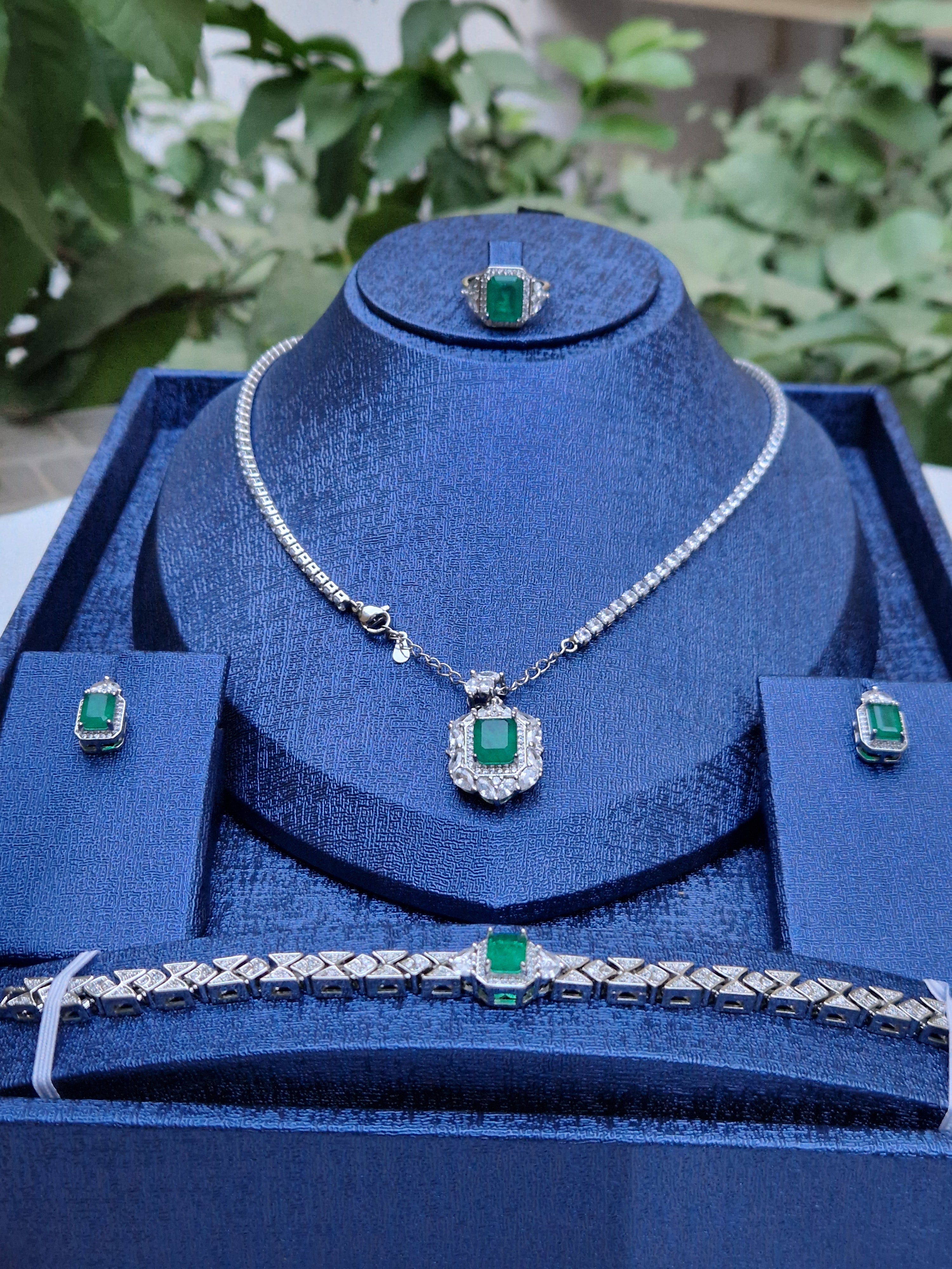 Parure Flamme d’Émeraude