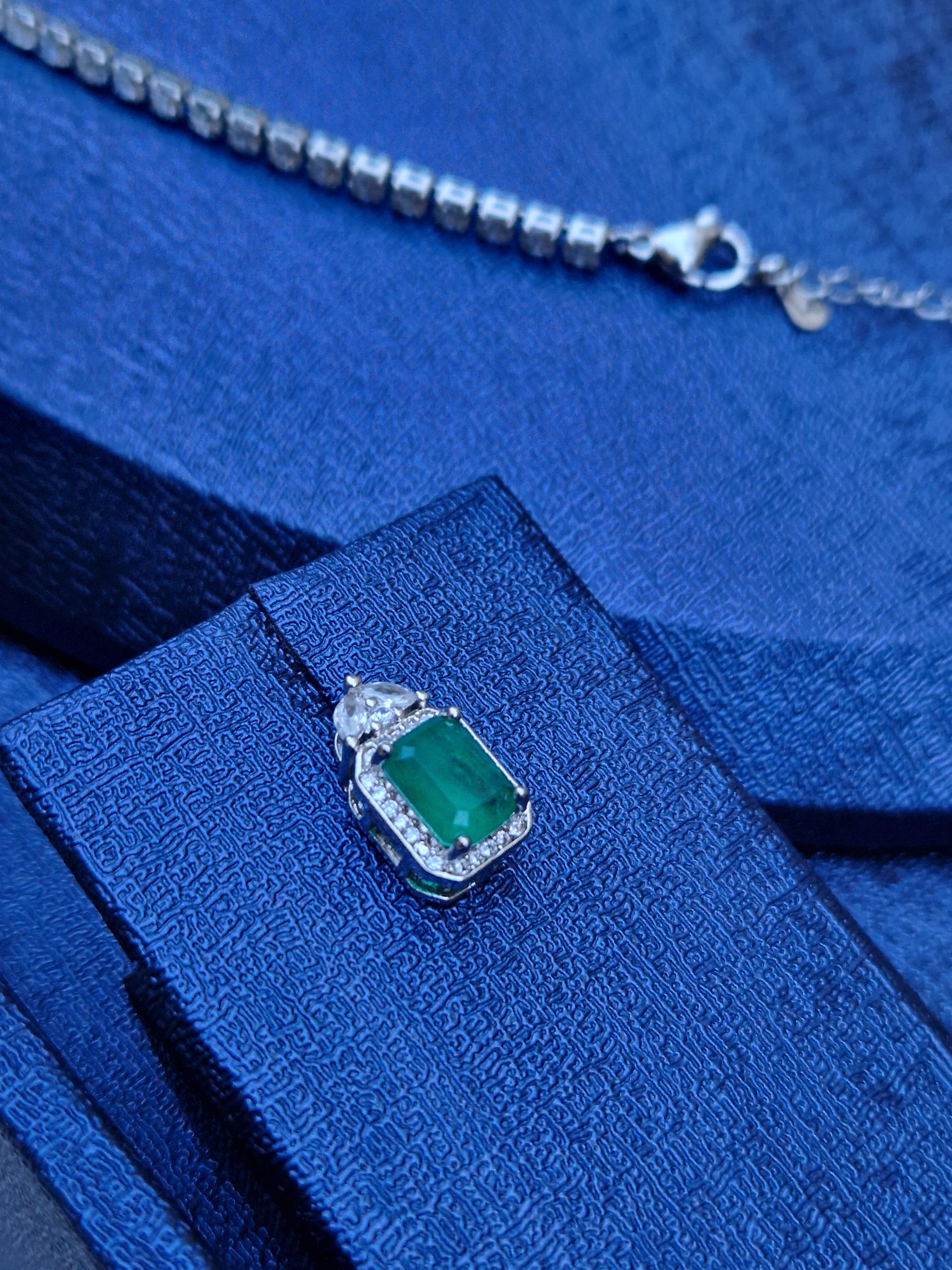 Parure Flamme d’Émeraude