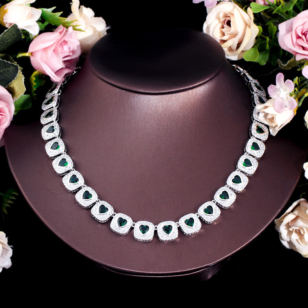 Collier Luxueux "Cœur d'Amour"  .