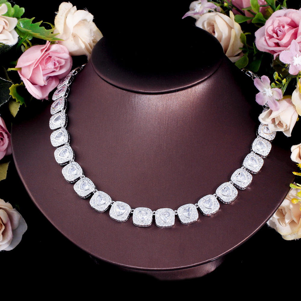 Collier Luxueux "Cœur d'Amour"  .