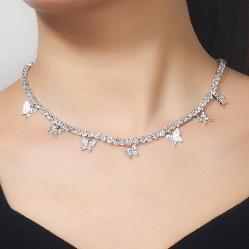 Collier "Papillon Étincelant"