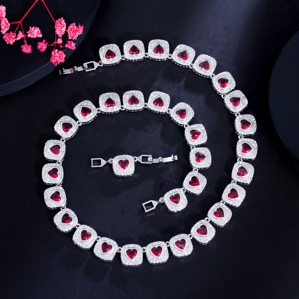 Collier Luxueux "Cœur d'Amour"  .