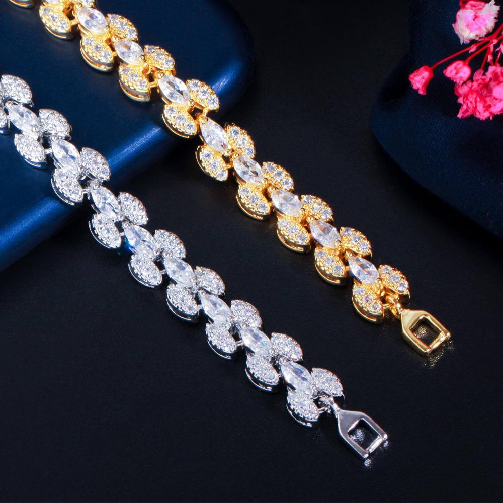 Bracelet "Feuille d'Élégance"