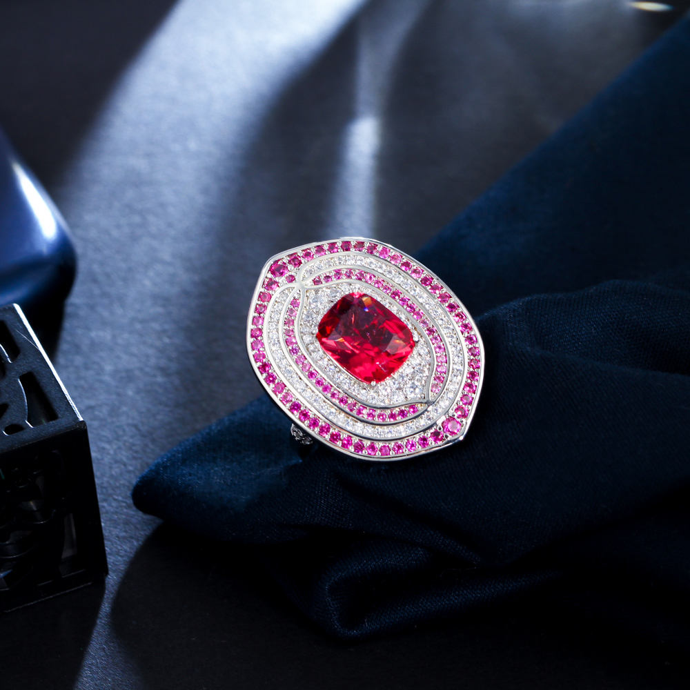 Bague "Œil Écarlate"