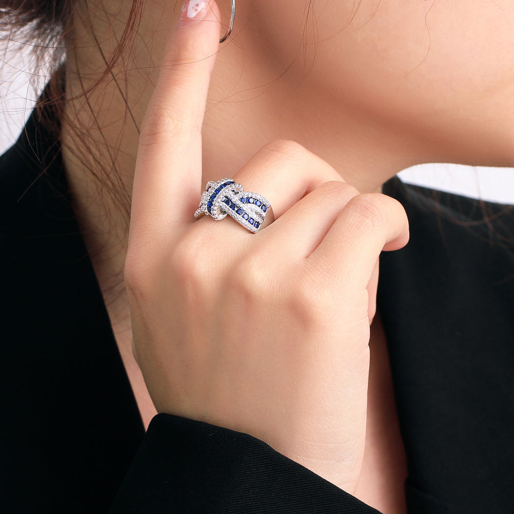 Bague "Arcs-en-Ciel Torsadées"