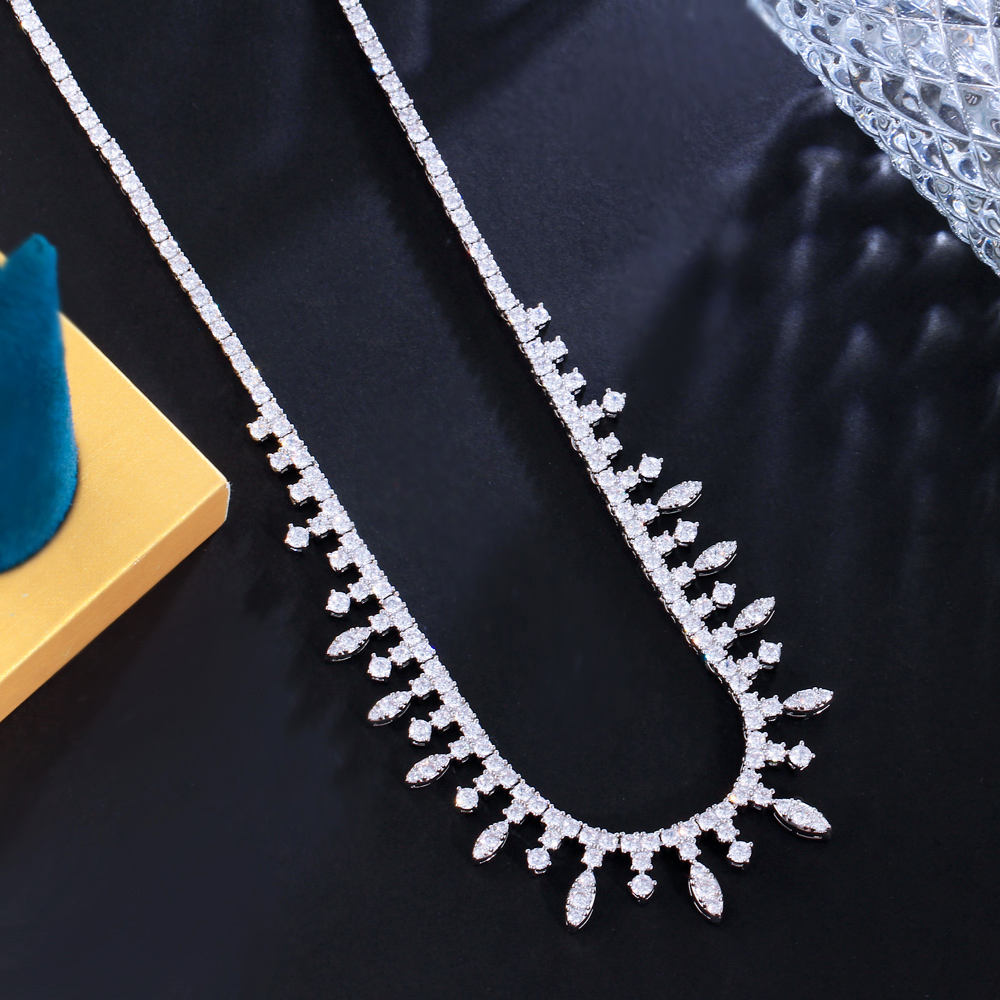 Collier "Lumière blanche"