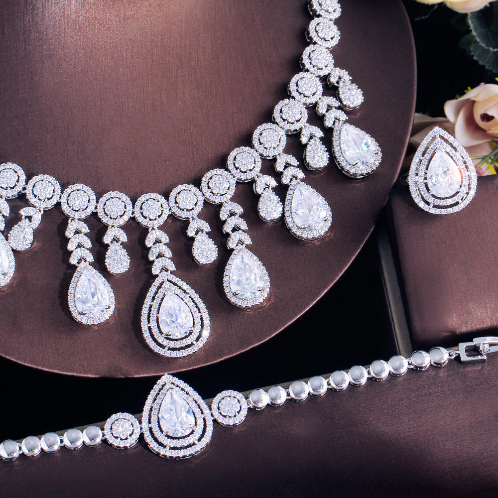 Parure 4 pièce "Goutte de Lumière"